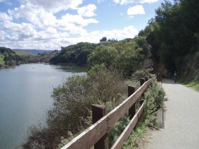 Easy cruise back to Lake Chabot marina.