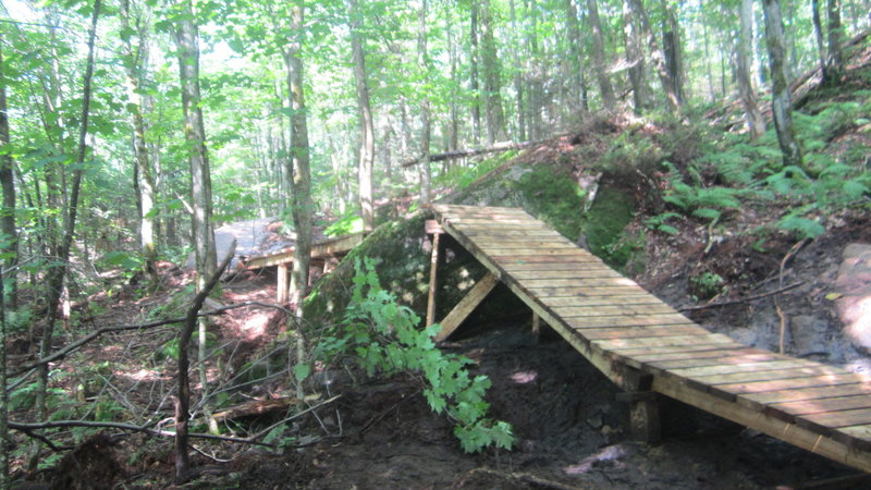 Bridges between rocks while riding Graffiti.