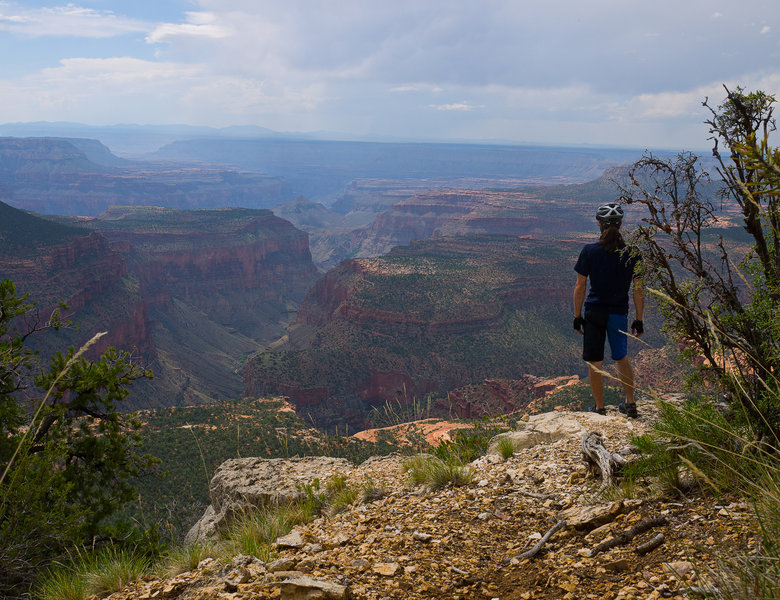 Views about at the hike-to overlook from the Rainbow Rim Trail.