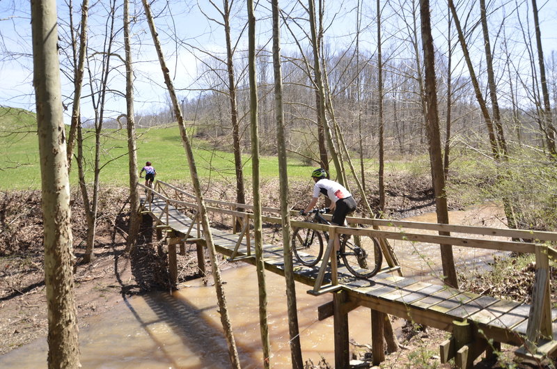 Racers on Walker Creek bridge on Tomahawk Trail.