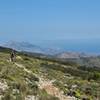 Wildflowers, forests of oaks and pines, rock walls ... this zone is the paradise of the Botany and the sports of mountain.