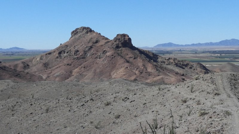 Approaching Sugarloaf Peak from the east