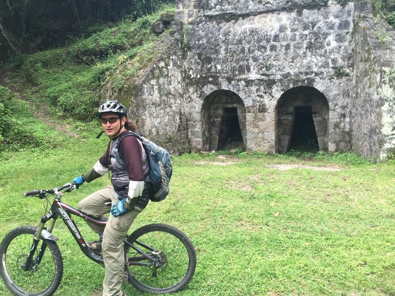 El Duende and the abandoned ovens.