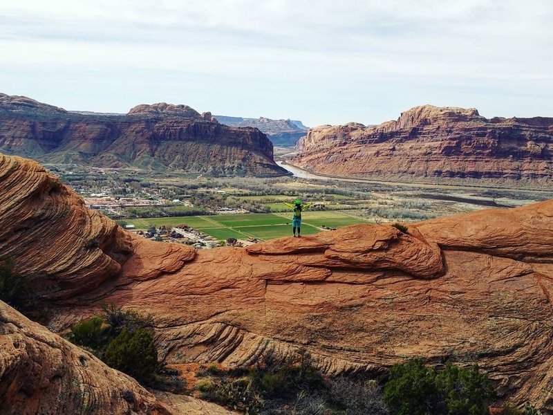 Views of Moab town and Colorado River. It's worth the extra pedals to see this awesome views at 4 mile viewpoint.