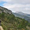 Singletrack towards Atanços's Arch. To the bottom, Serrella's Mountain.