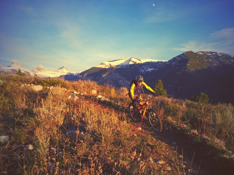 Amazing views of the Tetons from the Mill Creek trail. Rider: Geordi Gillett. Photo: Dana Ramos - Instagram: @dnasince1979