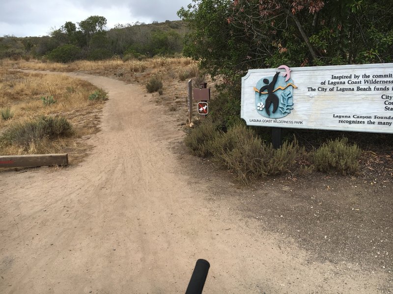 The entrance to Stagecoach South Trail at Nix parking area of Laguna Coast Wilderness Park.