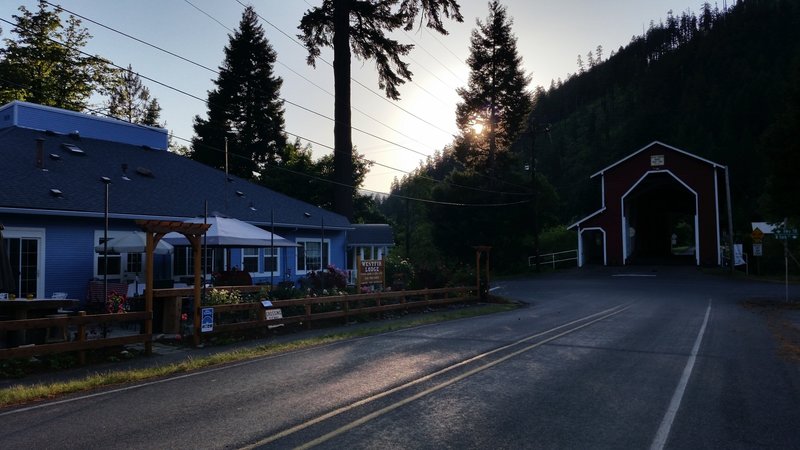 Westfir Lodge at the base of Alpine trail. Great for drinks, food, and an extended weekend!