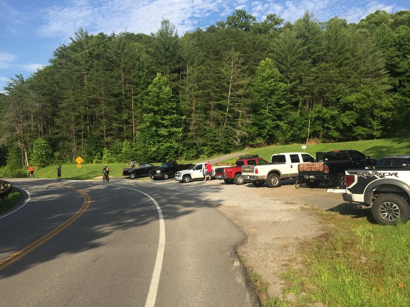 Arrowhead Point Trailhead parking lot.