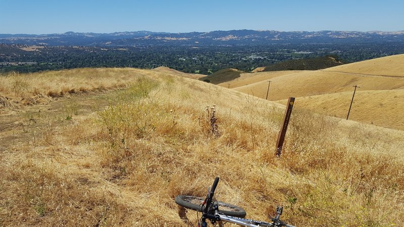 Top of ridge on Paraiso Trail.