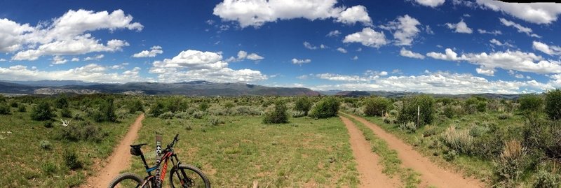 At the junction of Abrams Ridge Trail and Worlds Greatest. Transition from doubletrack climbing to singletrack descent.