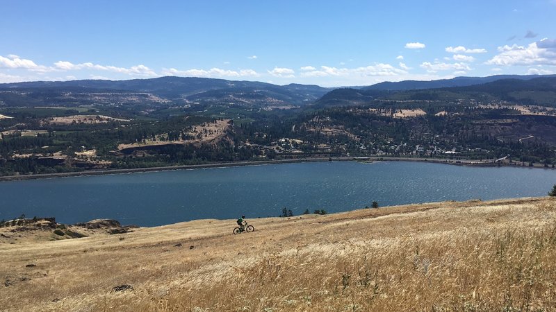 Climbing the syncline, overlooking the Columbia River.