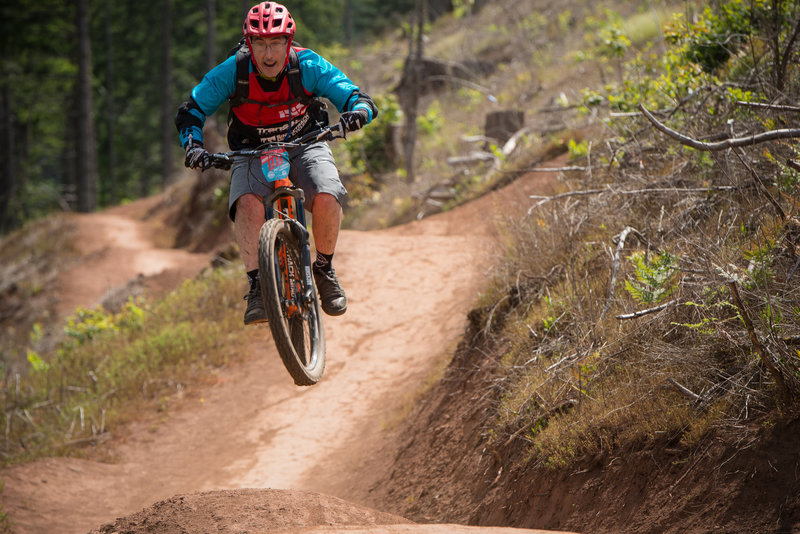 David Stiles finds just the right amount of pop on the Kleeway trail in Post Canyon, OR.