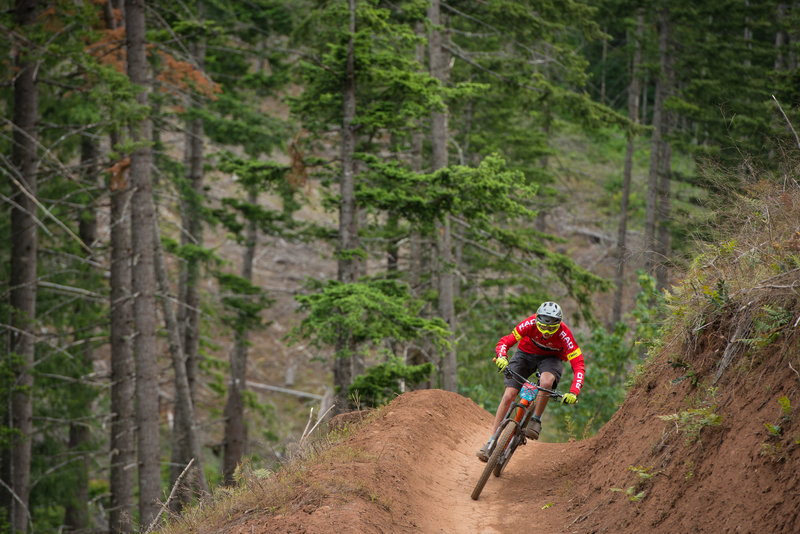 Layton Meyers rounds the first corner into Kleeway during the Cascadia Dirt Cup.