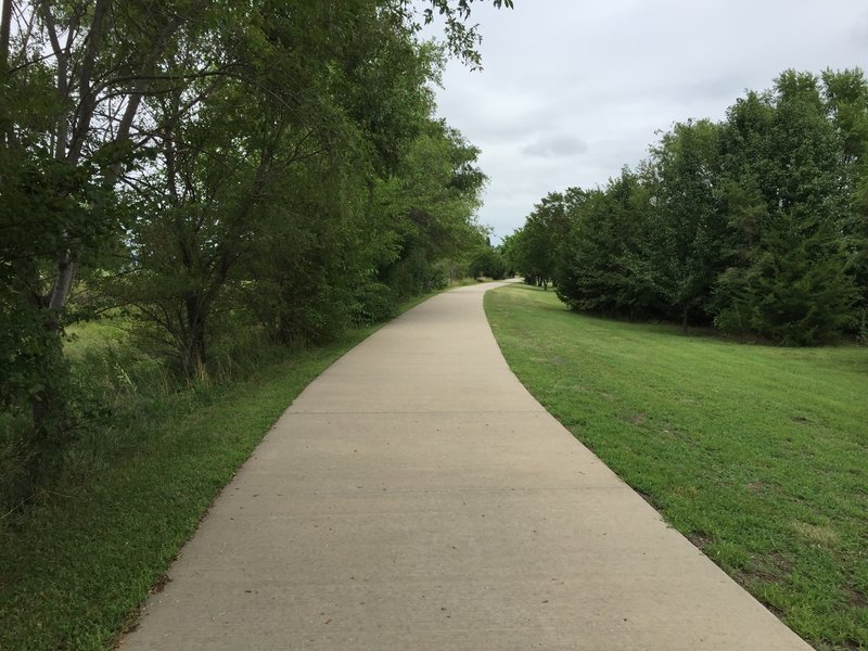 The city of Lindsborg takes immaculate care of this trail, it's very well maintained.