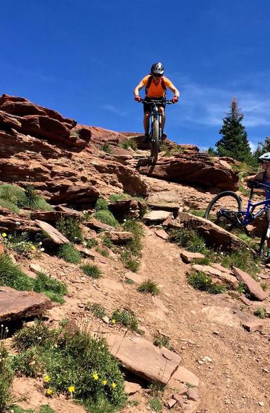 Picking my way through sandstone cliffs along the Commando Run Connector.