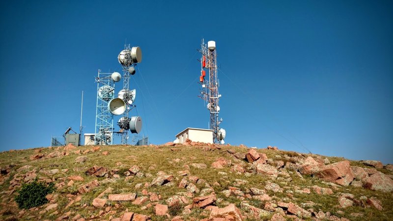 Radio antennae of S. Almagre Peak.