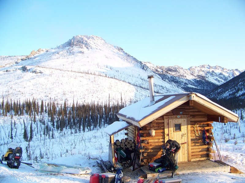 Caribou Bluff Cabin. with permission from Spruceboy Credit: Jay Cable, Link: https://yak.spruceboy.net