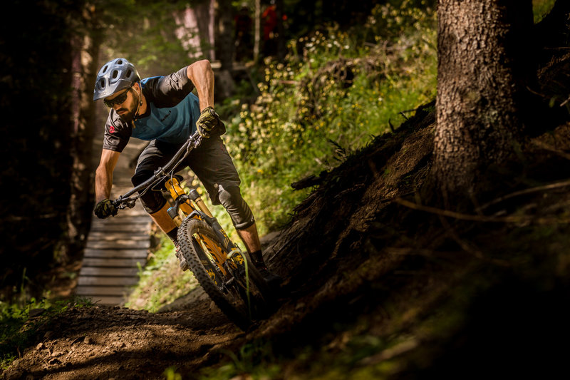 Fun turns, loam and wood features on 9.90. Photo: @jensstaudtfoto