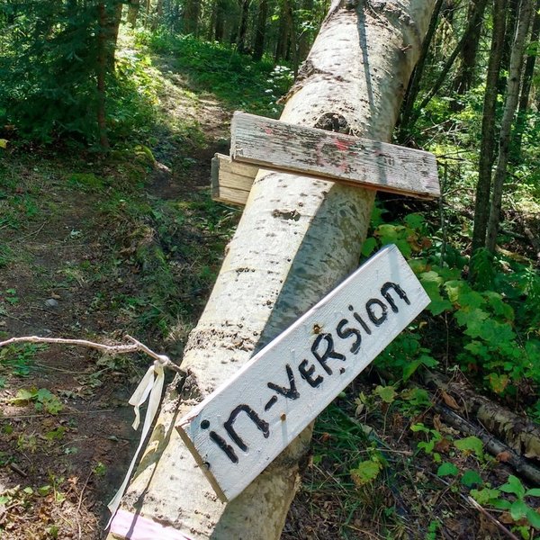 Trailhead marker.