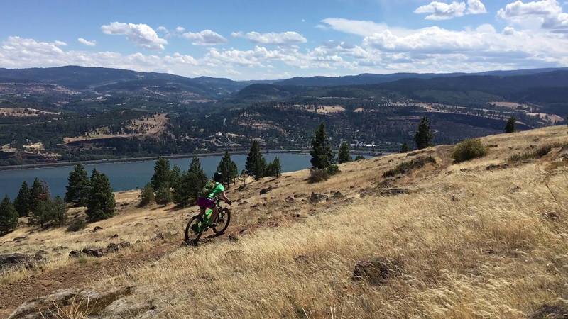 Riding Syncline on a dry summer day, overlooking the Columbia.