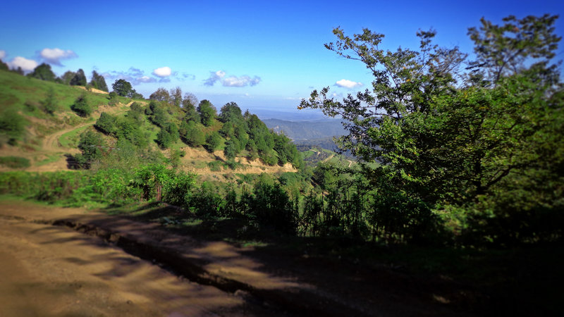 Height of 800m, in the distance you can see the city of Lankaran and the Caspian Sea .