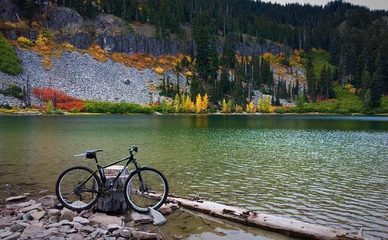 Boulder Lake is a "must" stop, bask, admire, and photo opportunity! Its a nice rest opportunity as well!