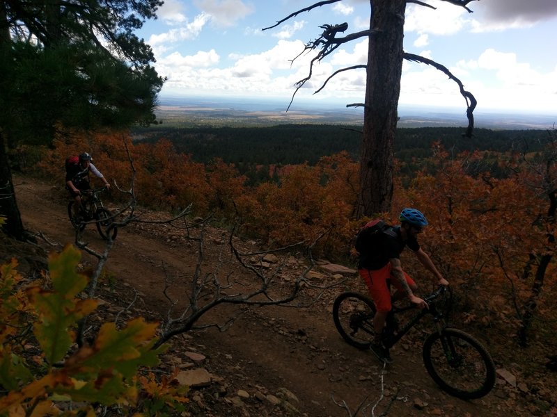 Rolling along the Wagonwheel Trail with views to the east.