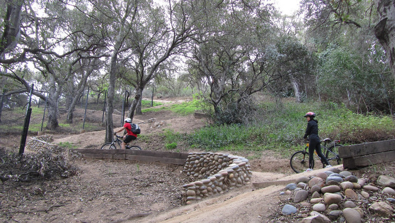 A short zigzag, steep uphill hike section.