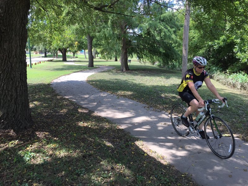 This is a very twisty path that crosses the street in a few places, use caution at these crossings.