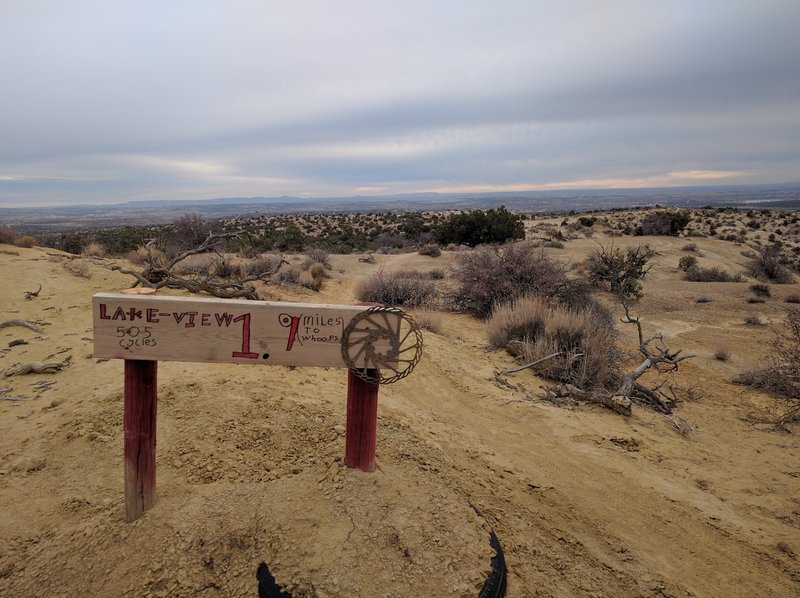 The start of the Lake View Trail.