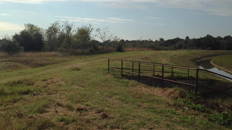 Bear Creek North Trail: Northern end at Langham Creek eastern bank, looking south (November 2016)