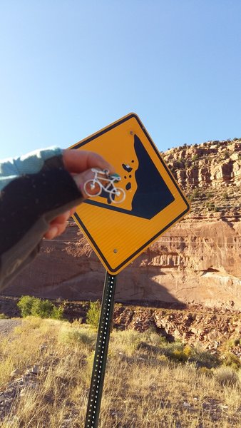 wear helmet in Canyon on bike !