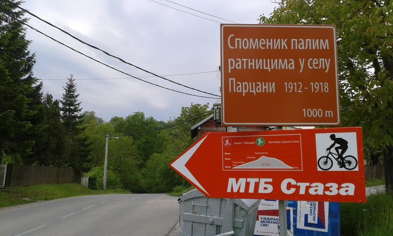 Good signage leads the way on this section of the Baberijus Trail.