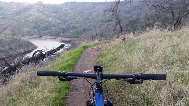 Descending along the bluff on the San Joaquin River Trail.