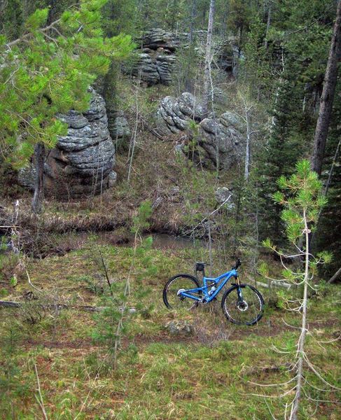 There are large rock features to be found in the bottom of the drainages.