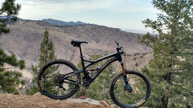 Keepin' it rowdy on the Lookout Mountain Trail is always fun on the Yeti.