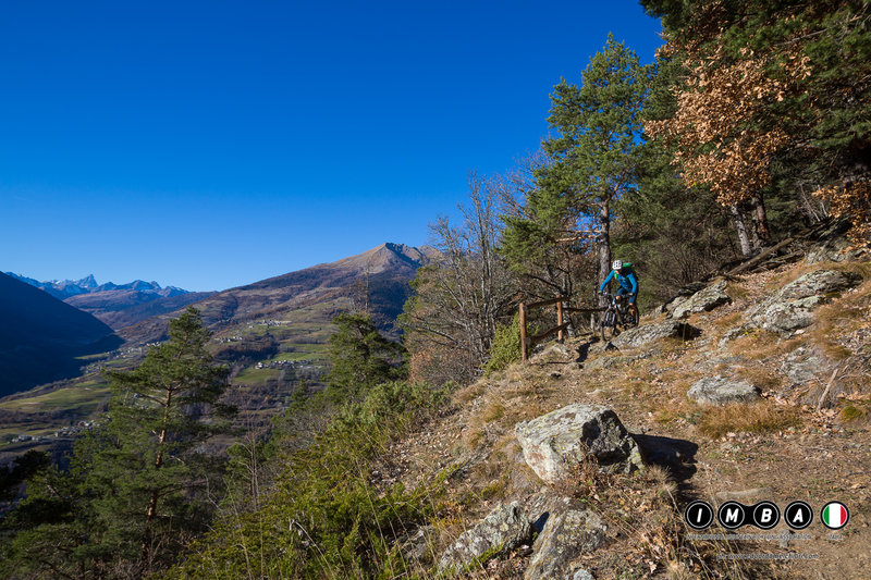 Enjoy phenomenal scenery on the way down to Roisan.