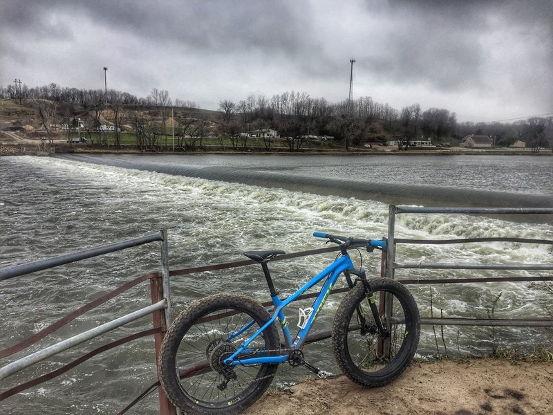 One of the cool things about the Anglers Eyelet trail is its access to the roller dam... for fishing, and/or adventure biking.