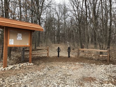 MOPAC singletrack awaits at the Pleasant Hill Lake Trailhead.