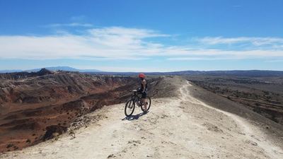 Looking up Dragon's Back toward the start of the White Mesa system, enjoy this otherworldly view.