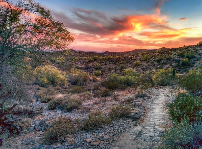 The sun sets over the Lower Corona de Loma Trail.