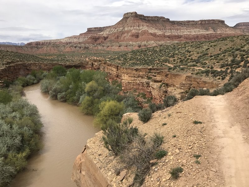 Close to the parking area on JEM Trail, turn around to experience these phenomenal views for one last time.