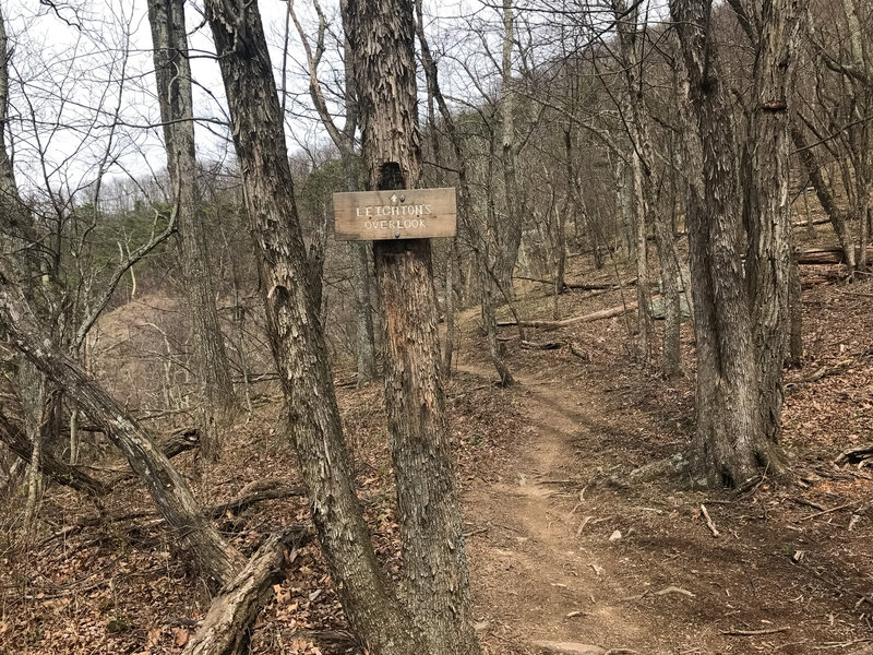 Trailhead to Leighton's Overlook.