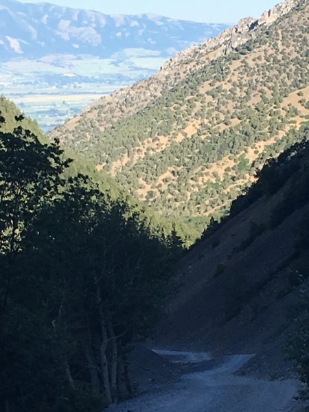 Looking west,  turned around for the decent and snapped a pick, about 350ft up Canyon rd from the end of the trail