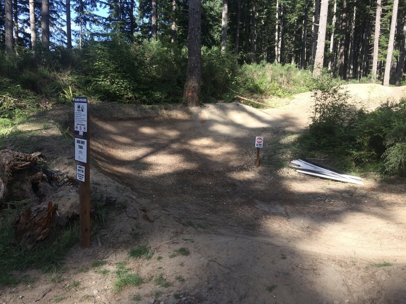 One final, steep-sided berm brings you into the final hit: a monster tabletop right alongside the high-traffic Main Trail.