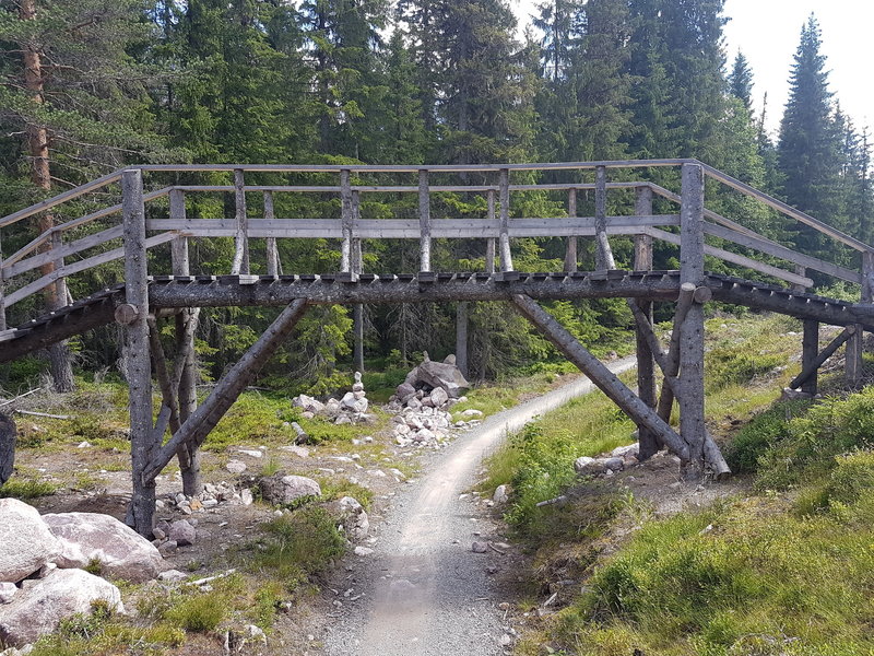 One of the many optional elements in Gullia, Trysil. Here's a bridge over Happy Rabbit.