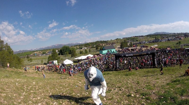 200m STEEP hill to start the Silver Rush. Being charged by the GU Yeti pre-race.