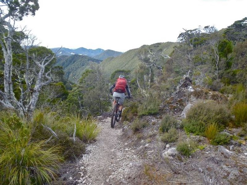 Heading down to Skyline Ridge from Ghost Lake.