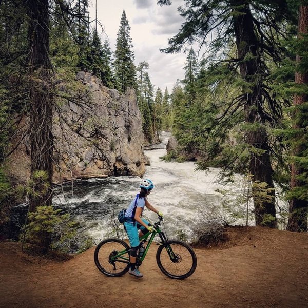 Cant take my eyes off of the beautiful Deschutes River